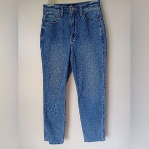 Hollister Womens Ultra High-Rise Mom Jeans